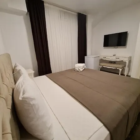 Dem Butik Alaçatı Pansiyon *
